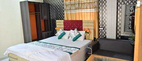 Superior Double Room, City View