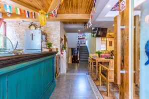 Classic-studio, parveke, kaupunkinäköala | Ruokailu