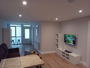 TV - Village Centre Haven One Bed Apartment (Clifden)