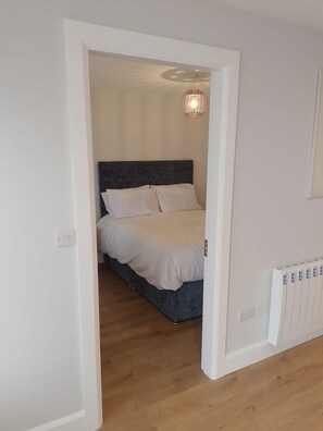 1 bedroom, iron/ironing board, free WiFi, bed sheets - Village Centre Haven One Bed Apartment (Clifden)