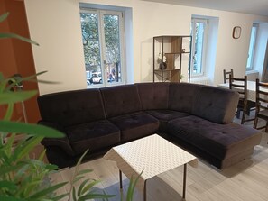 Living area - Vrbo Property (Chalon sur Saône)
