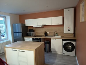 Private kitchen - Vrbo Property (Chalon sur Saône)