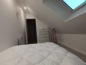 Room - Vrbo Property (Chalon sur Saône)