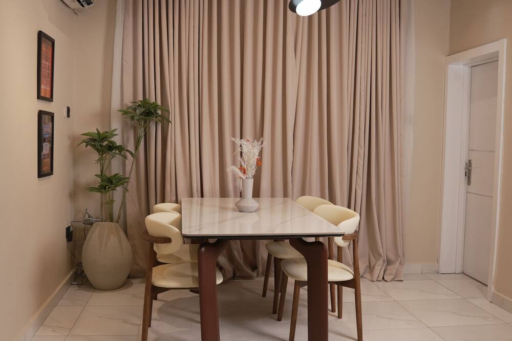 L Rina Apartment