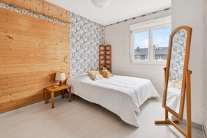 3 bedrooms, iron/ironing board, free WiFi - House for 6 with garden, sea nearby (Dinard)