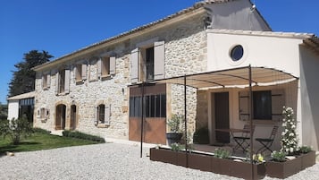 Deluxe Studio, Patio, Courtyard View | Exterior