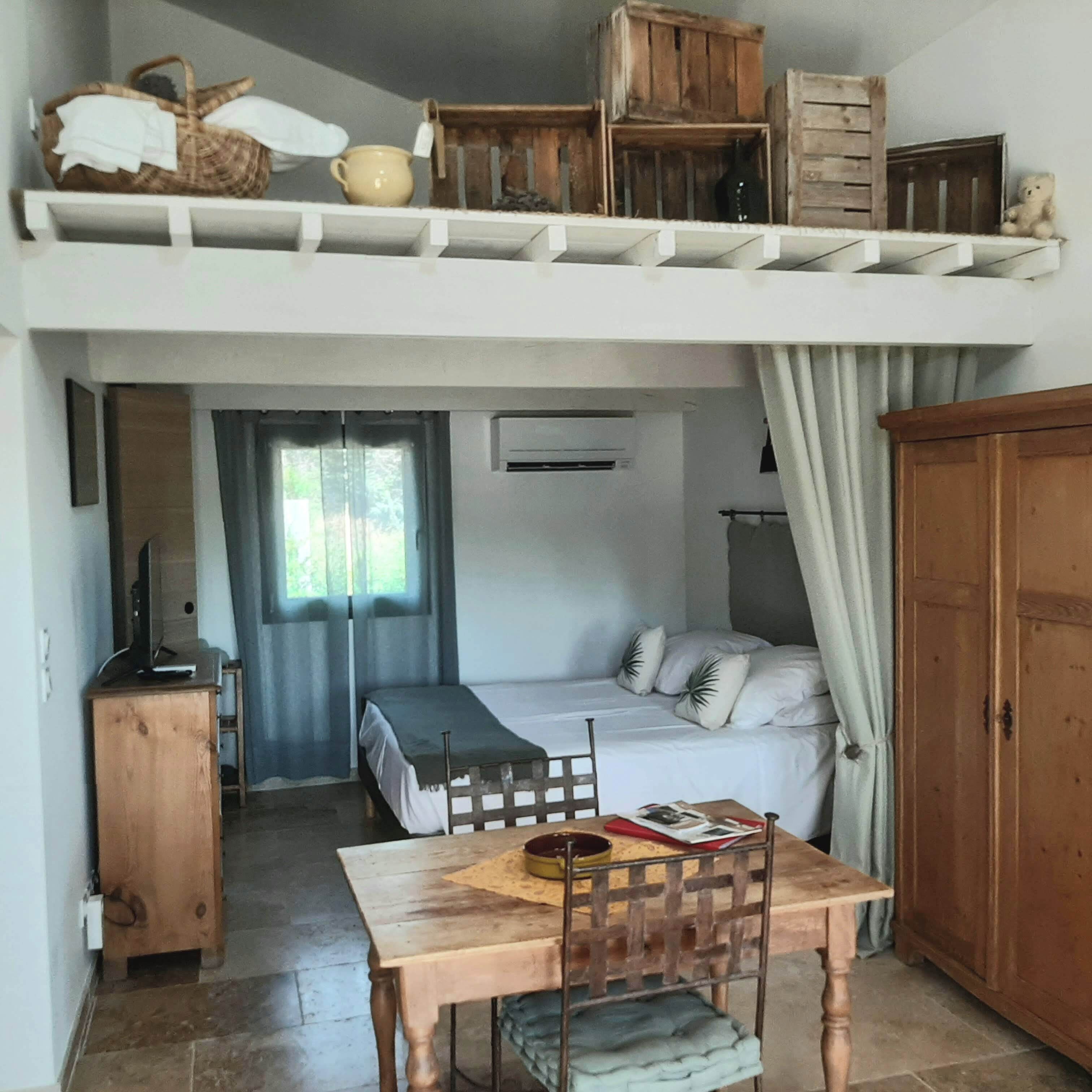 Deluxe Studio, Patio, Courtyard View