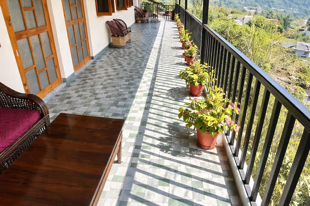 Luxury Hotel Lake Darshan Bhimtal