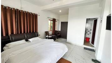 Quarto casal luxo, sacada | Vista do quarto