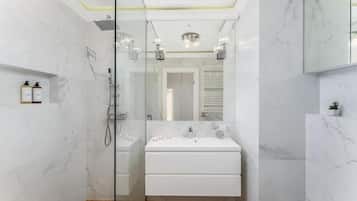 Lägenhet Deluxe - balkong | Badrum