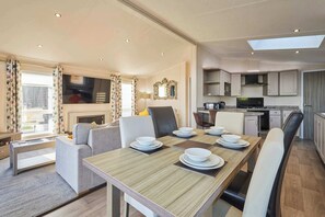 Dining - Host & Stay | Penny Lodge (Amotherby)