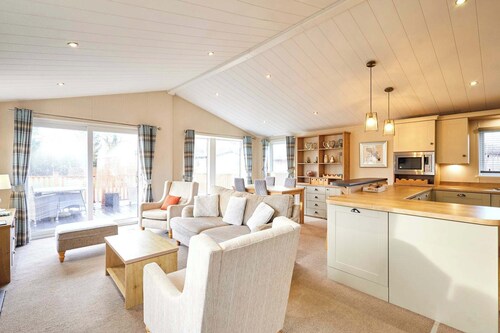 Host & Stay | GRE42 Little Gem Lodge