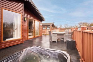 Terrace/patio - Host & Stay | Little Gem Lodge (Amotherby)
