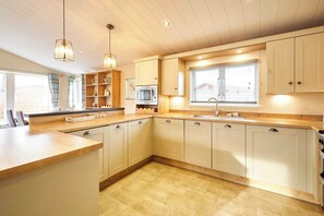 Fridge, microwave, oven, stovetop - Host & Stay | Little Gem Lodge (Amotherby)