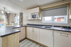 Fridge, microwave, oven, stovetop - Host & Stay | Rowan Lodge (Amotherby)