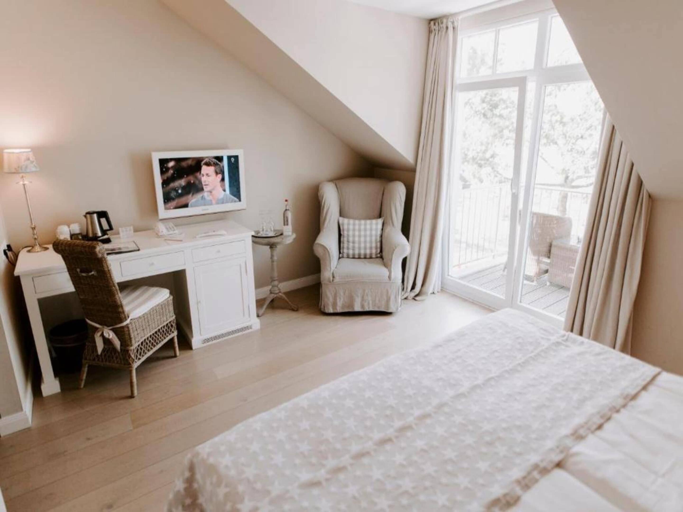 Apartment | 1 bedroom, individually furnished, bed sheets