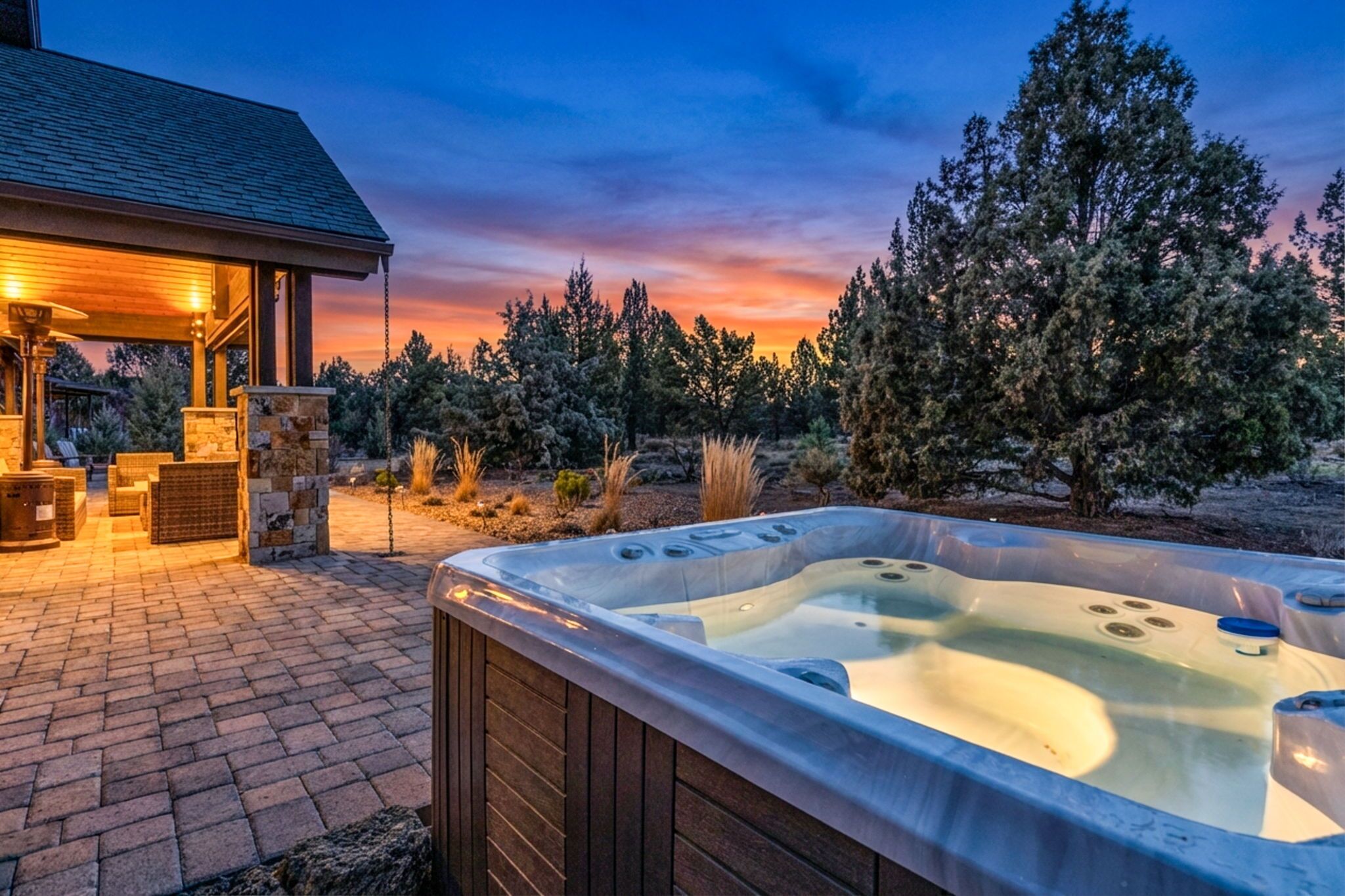 Outdoor spa tub