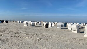 Beach - Apartment for 5 Guests, 100 m², with Wi-Fi (Wangerland)