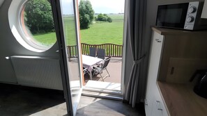 Interior - Apartment for 5 Guests, 100 m², with Wi-Fi (Wangerland)