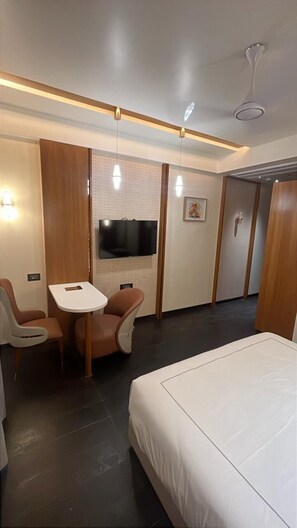 Premium Room - Hotel Roi Retreat (Akola)