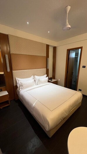 Premium Room - Hotel Roi Retreat (Akola)