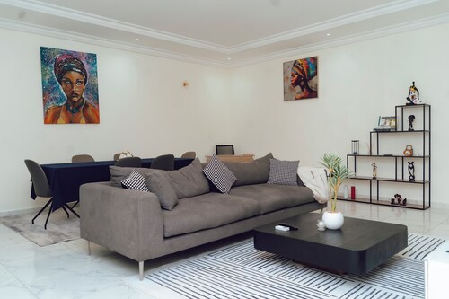 Splendide T3 à Libreville | Luxe | Grand lit | Balcon | Parking