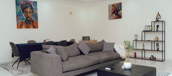 Splendide T3 à Libreville | Luxe | Grand lit | Balcon | Parking