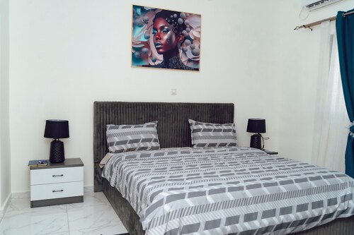 Splendide T3 à Libreville | Luxe | Grand lit | Balcon | Parking