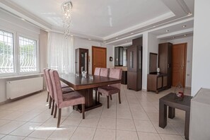 Dining - Helen Villa by RentalsPro - Paralia Portaria (Nea Portaria)