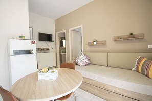 TV - Forest View Apartment 2  by RentalsPro (Fourka)