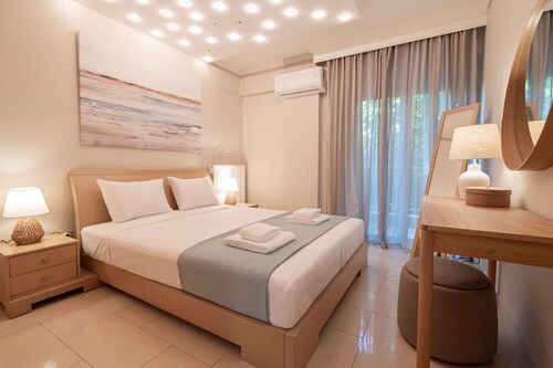 Ivory Cozy Home by RentalsPro - Nea Moudania