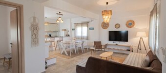 Villa Elia by RentalsPro - Olynthos