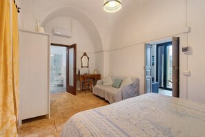 Room - Casa Gelsomini in Masseria dell'800 – Apartment with Garden and Wi-Fi (Castellana Grotte)