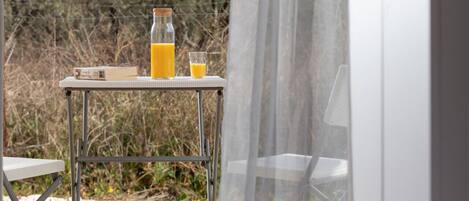 تناول الطعام بالخارج