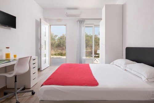 Les Oliviers - Ground Floor Studios by RentalsPro