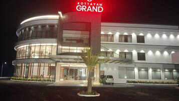 Dobbeltrom – deluxe, balkong, hageutsikt | Eksteriør