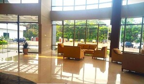 Lobby - Kottayam Grand Hotel & Convention Centre (Arpookara)