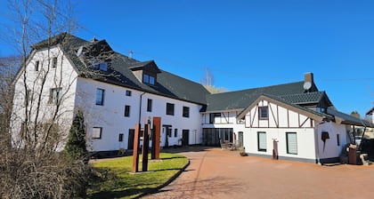 Sehr schönes Loft im Grünen, 45 Min von Köln und Bonn entfernt.