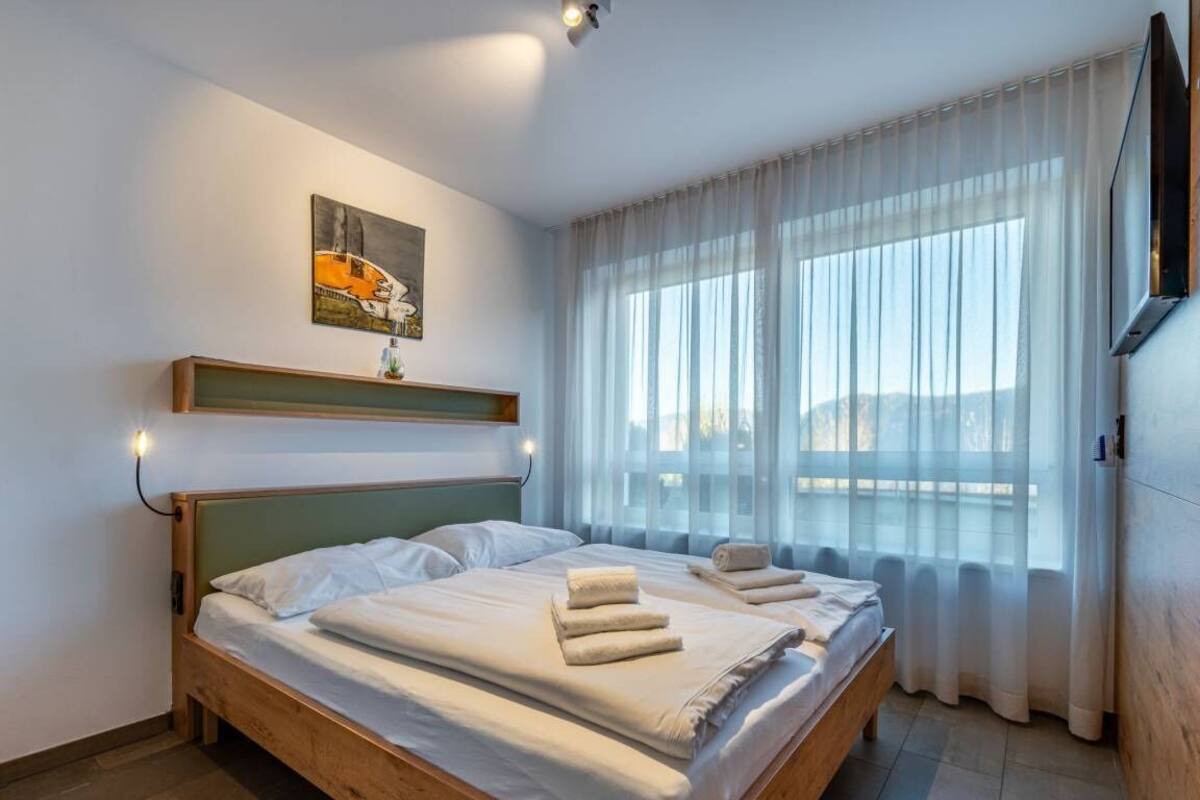 Chalet Ossiachersee 01 - Das Verditz I Alpe Maritima | 高級寢具、客房內保險箱、筆電工作空間、熨斗/熨衣板