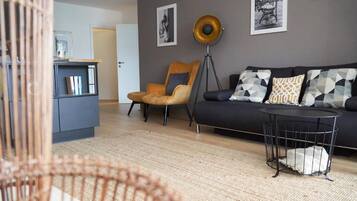 Leilighet – deluxe, utsikt mot innsjø, ved innsjø | Oppholdsområde