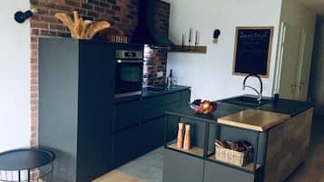 Deluxe Condo, Lake View, Lakeside | Private kitchen