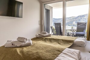 Bergruh Retreat 27 / Alpe Maritima / Gerlitzen / Ossiachersee | Biancheria da letto di alta qualità, una cassaforte in camera
