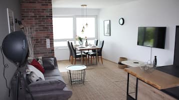 Leilighet – deluxe, utsikt mot innsjø, ved innsjø | Oppholdsområde