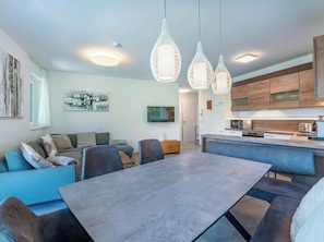 Landskron View Apartment 07 / Alpe Maritima / Gerlitzen / Ossiachersee | Eget kök | Stort kylskåp, ugn, spishäll och diskmaskin