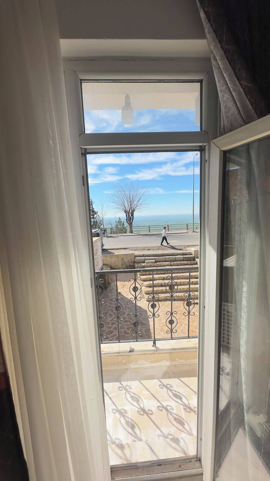 Quarto clássico, sacada, vista para a cidade | Wi-Fi de cortesia