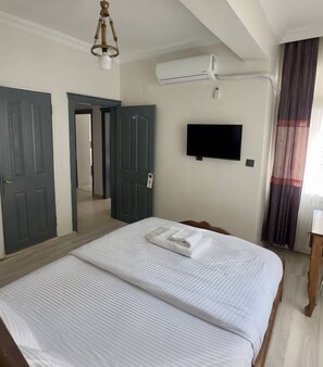 Phòng phong cách cổ điển, ban công, quang cảnh thành phố