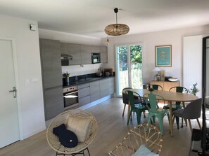 Private kitchen - Maison 3 chambres au calme, jardin privatif et piscine partagée (La Teste-de-Buch)