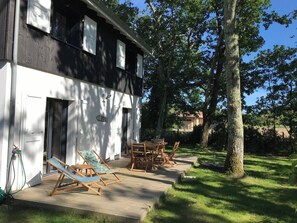 Outdoor dining - Maison 3 chambres au calme, jardin privatif et piscine partagée (La Teste-de-Buch)