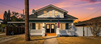 Historic Lemon Porch: Walk to Lake Mirror & Downtown