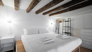 公寓 (0 Bedroom) | 1 多间卧室、熨斗/熨衣板、婴儿床、床单